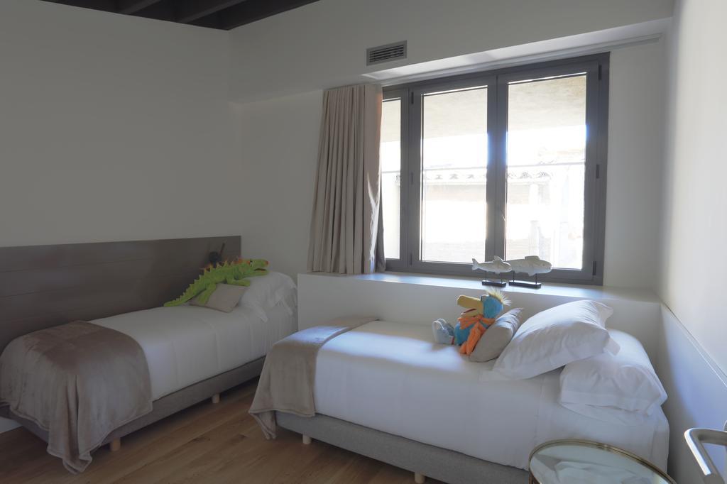 Apartaments Placa Del VI 지로나 외부 사진